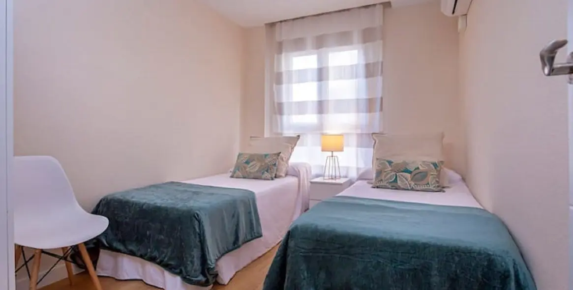 Sale of middle floor apartment in Málaga Centro 4