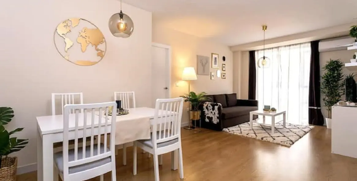 Sale of middle floor apartment in Málaga Centro 6