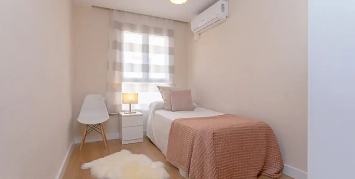 Sale of middle floor apartment in Málaga Centro 7