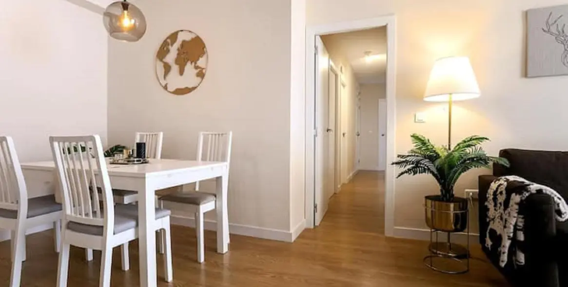 Sale of middle floor apartment in Málaga Centro 9