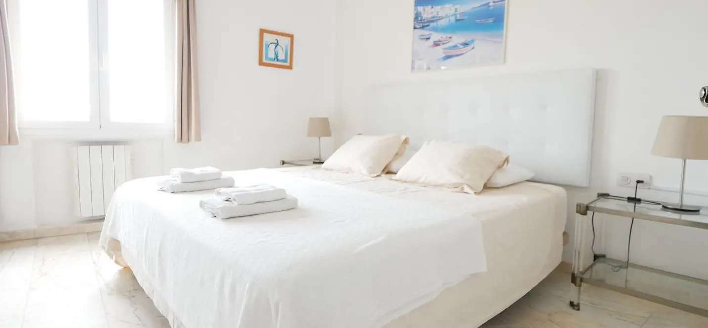 Venta de apartamento en planta media en Puerto de Cabopino 1