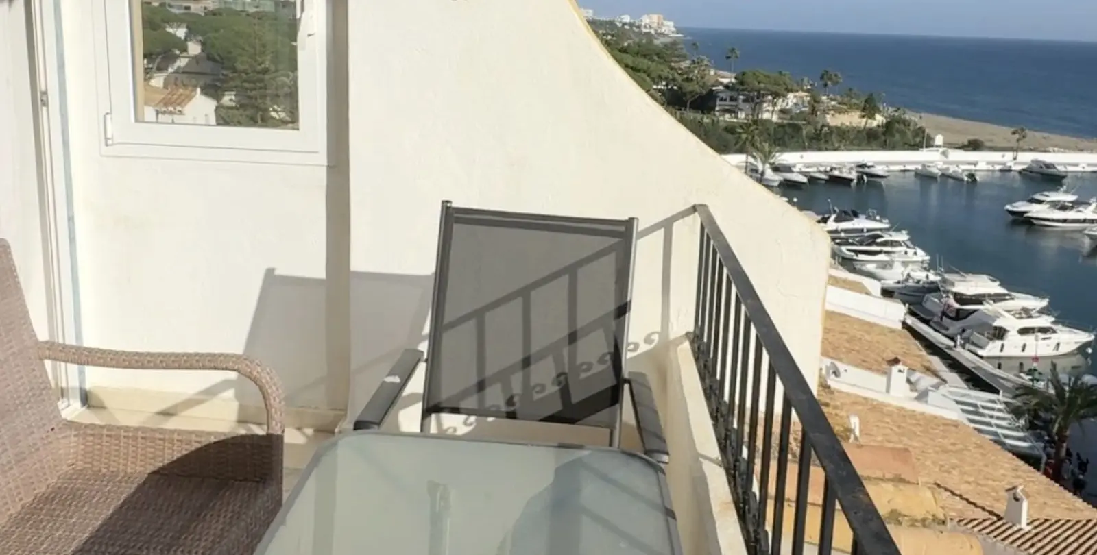 Venta de apartamento en planta media en Puerto de Cabopino 5