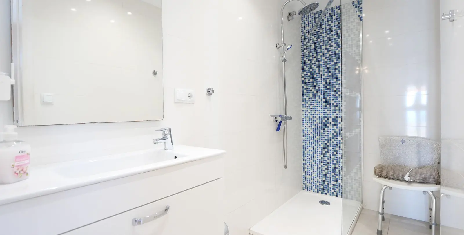 Venta de apartamento en planta media en Puerto de Cabopino 14