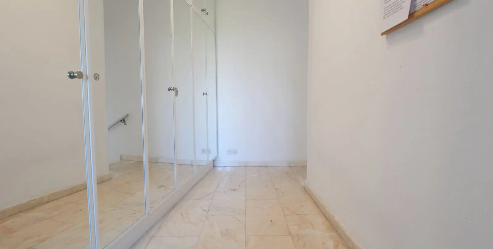 Venta de apartamento en planta media en Puerto de Cabopino 15