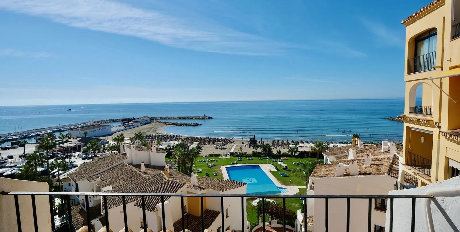 Venta de apartamento en planta media en Puerto de Cabopino 18