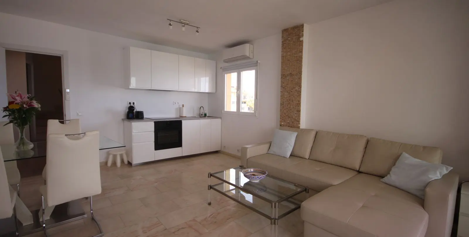 Venta de apartamento en planta media en Puerto de Cabopino 28