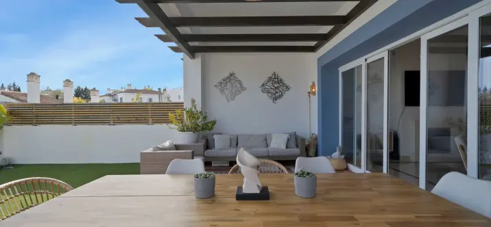 Sale of ground floor apartment in El Paraiso 0