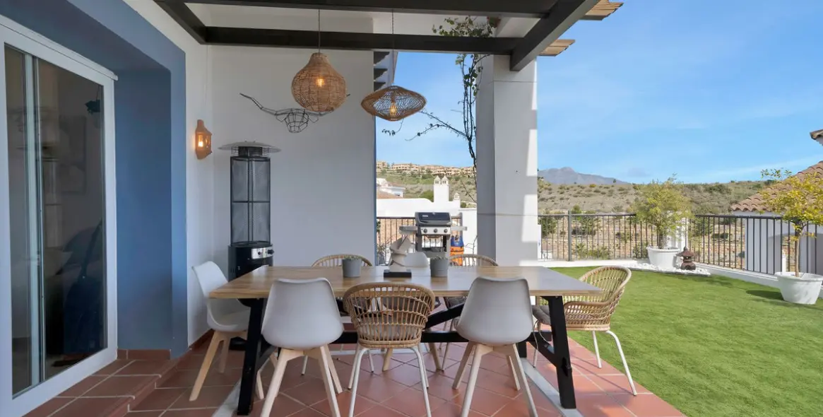 Sale of ground floor apartment in El Paraiso 2