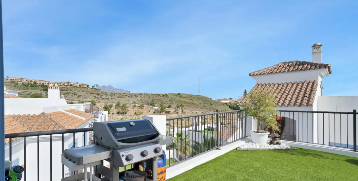 Sale of ground floor apartment in El Paraiso 3