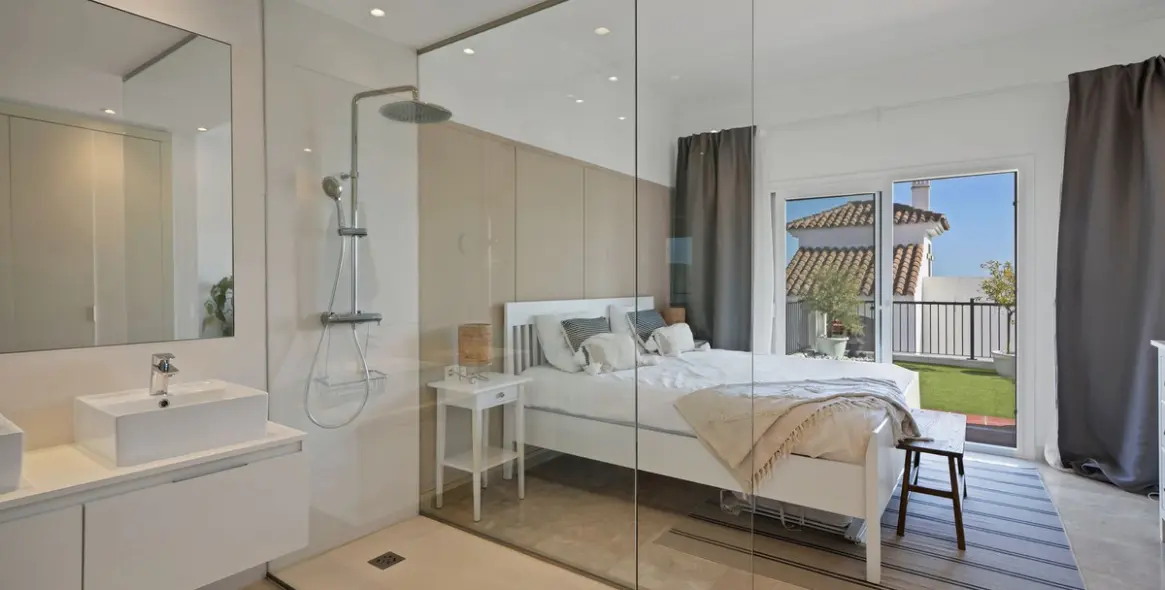 Sale of ground floor apartment in El Paraiso 7