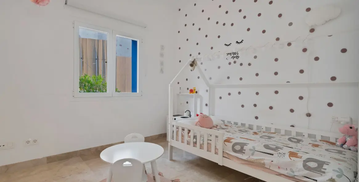 Sale of ground floor apartment in El Paraiso 11