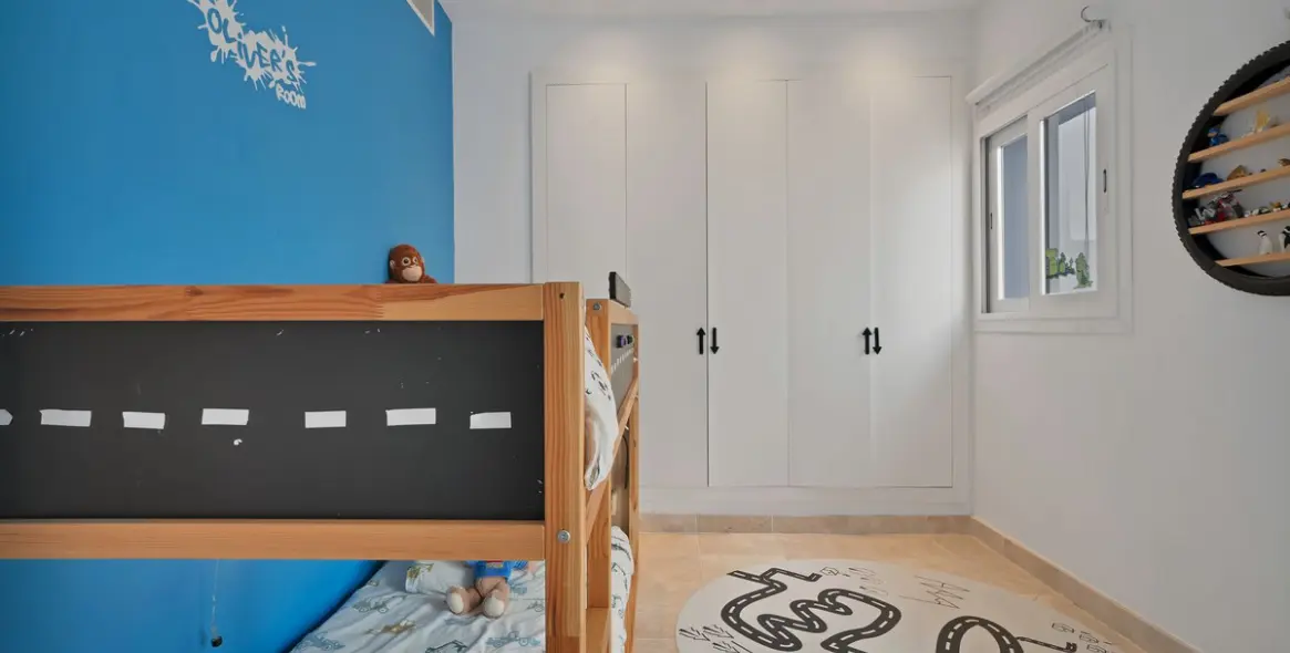 Sale of ground floor apartment in El Paraiso 12