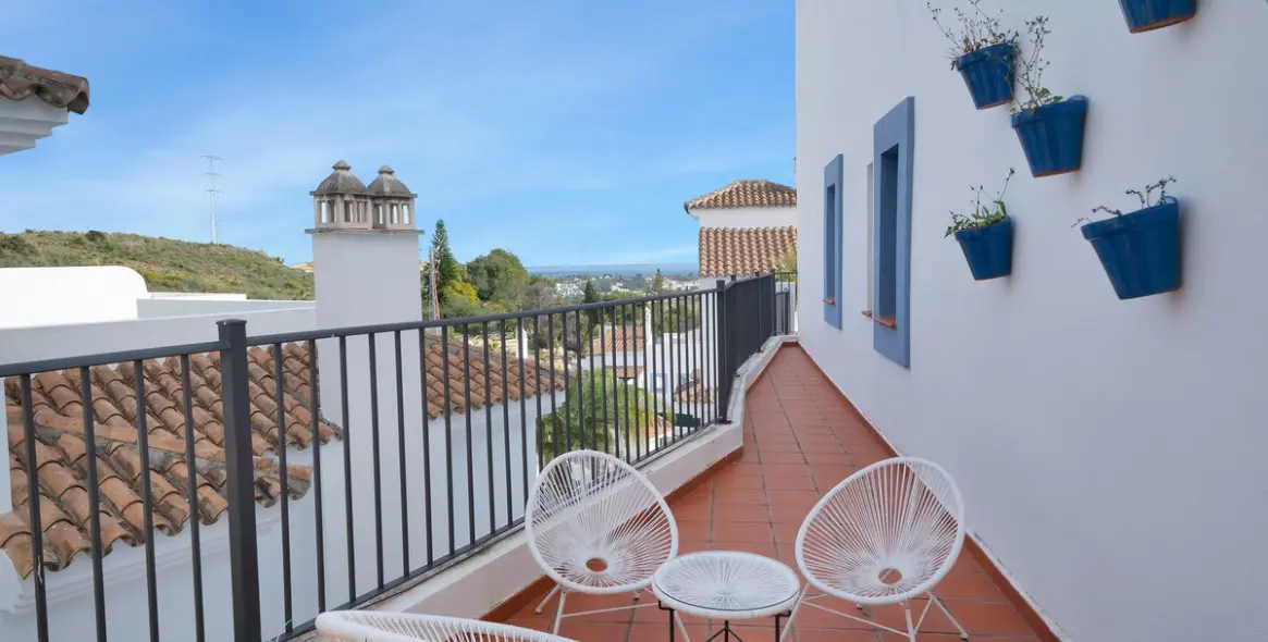 Sale of ground floor apartment in El Paraiso 13