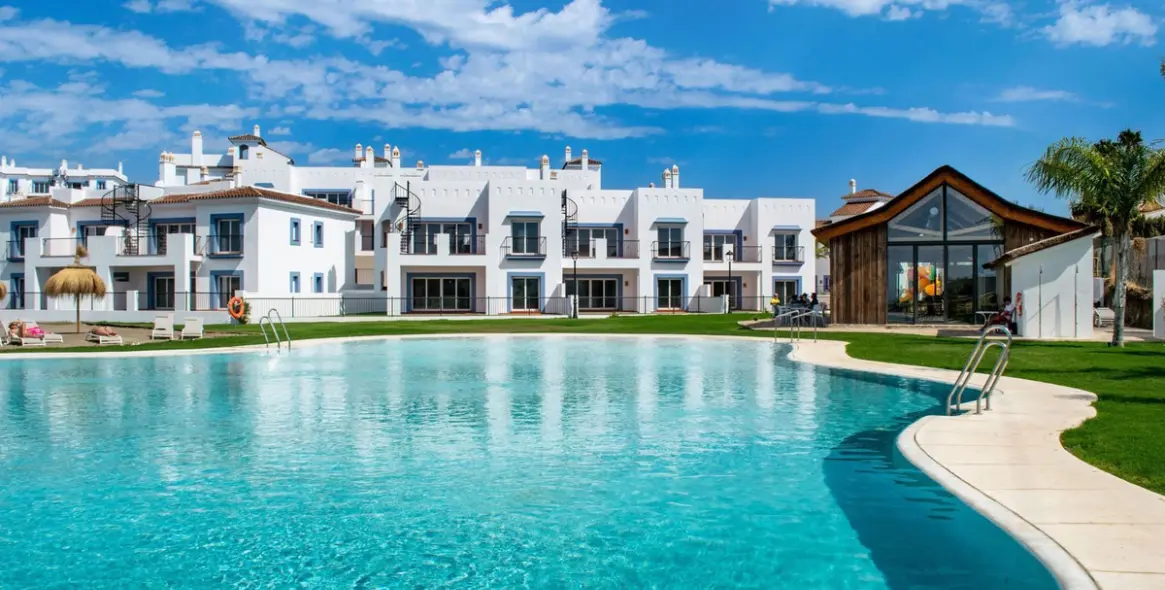 Продажа апартаментов на первом этаже в El Paraiso 25