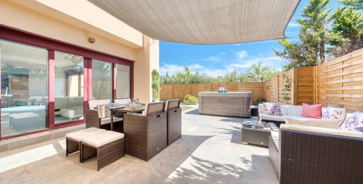 Продажа  отдельно стоящей виллы в Benahavís (район Benahavís) 1