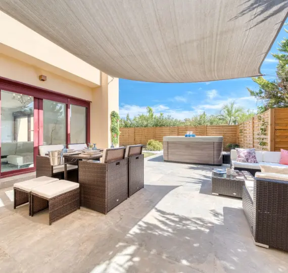 Oтдельно стоящая вилла R5137573