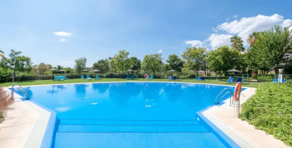 Продажа  отдельно стоящей виллы в Benahavís (район Benahavís) 2