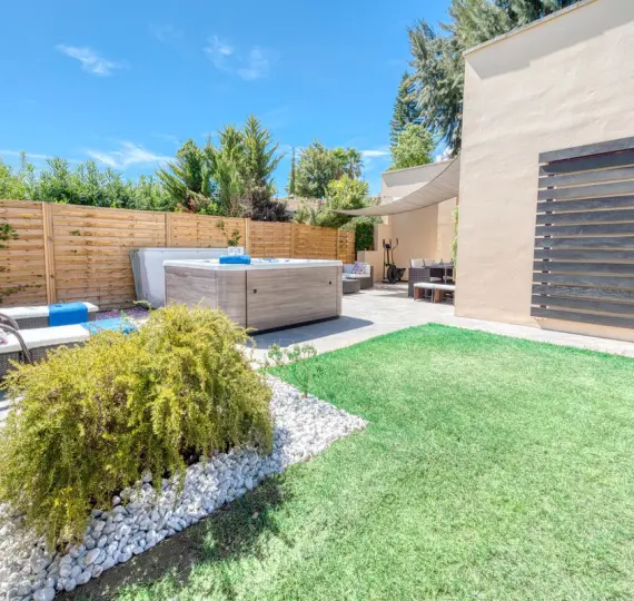 Oтдельно стоящая вилла R5137573