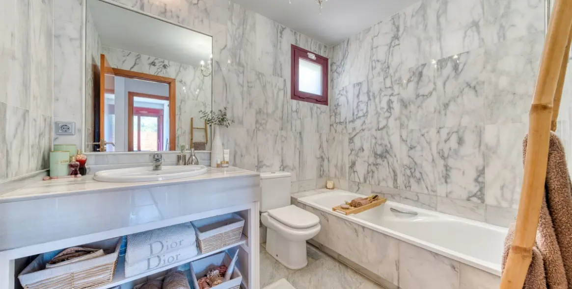 Продажа  отдельно стоящей виллы в Benahavís (район Benahavís) 7