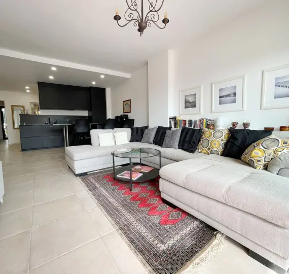 Продажа апартаментов на среднем этаже в Nueva Andalucía