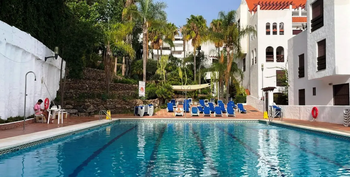 Sale of middle floor apartment in Nueva Andalucía 5