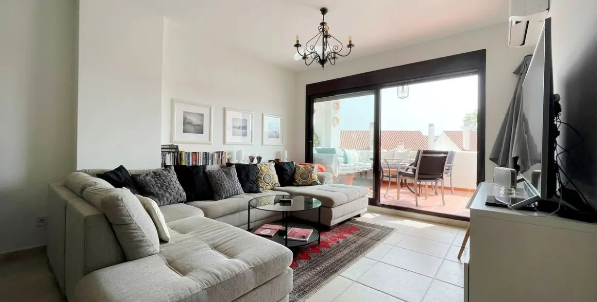 Sale of middle floor apartment in Nueva Andalucía 6