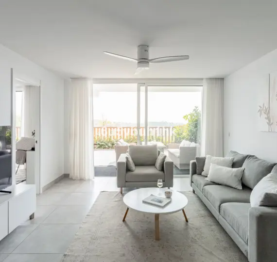 Продажа апартаментов на первом этаже в La Cala de Mijas