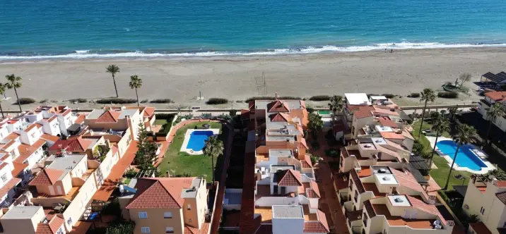 Semi-detached house R4929499 0