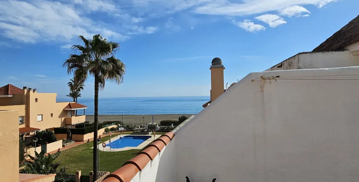 Sale of semi-detached house in Casares Playa 2