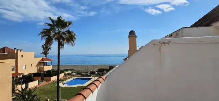 Semi-detached house R4929499 1