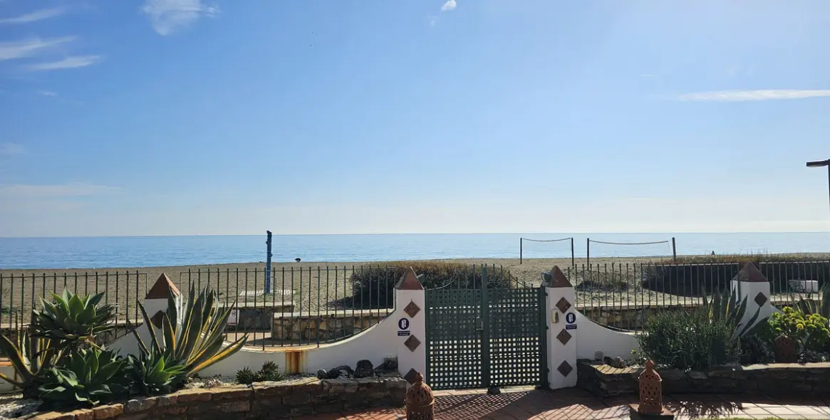 Sale of semi-detached house in Casares Playa 17