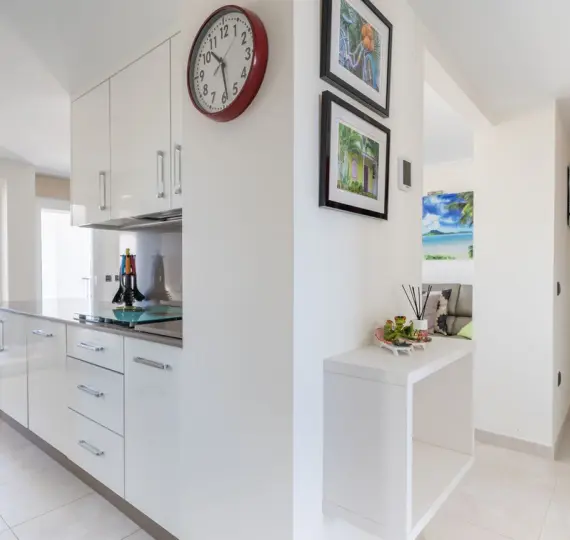 Продажа двухуровневого пентхауса в Estepona