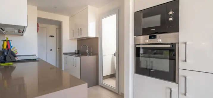 Продажа двухуровневого пентхауса в Estepona 3