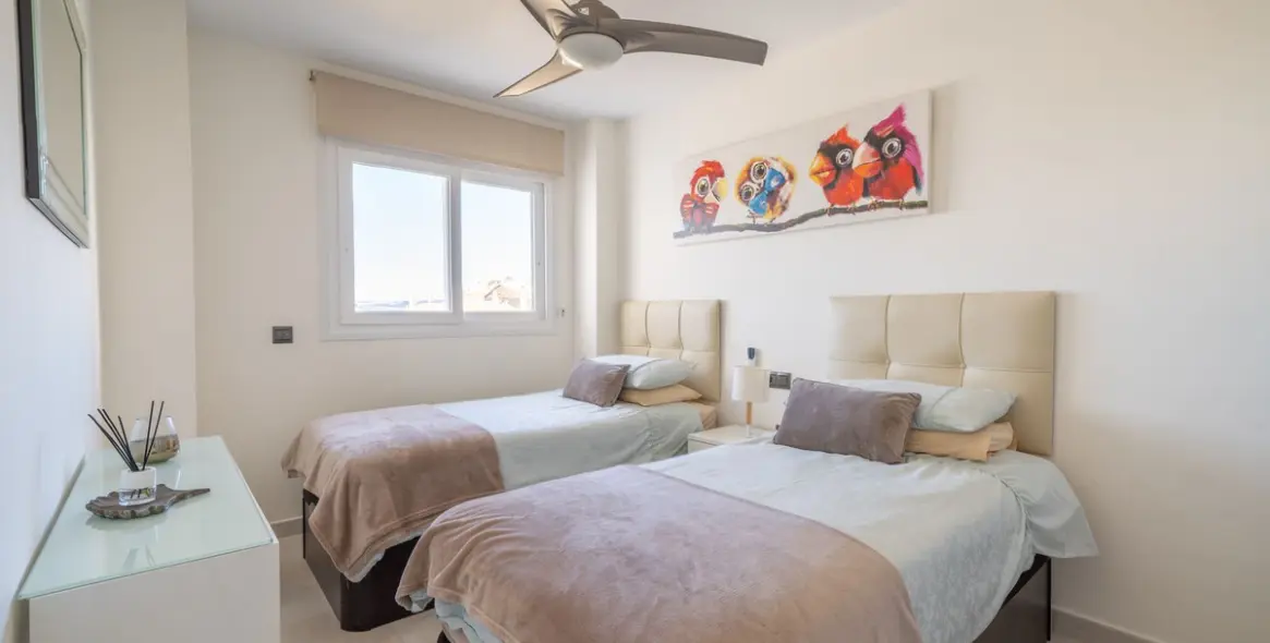 Продажа двухуровневого пентхауса в Estepona 10