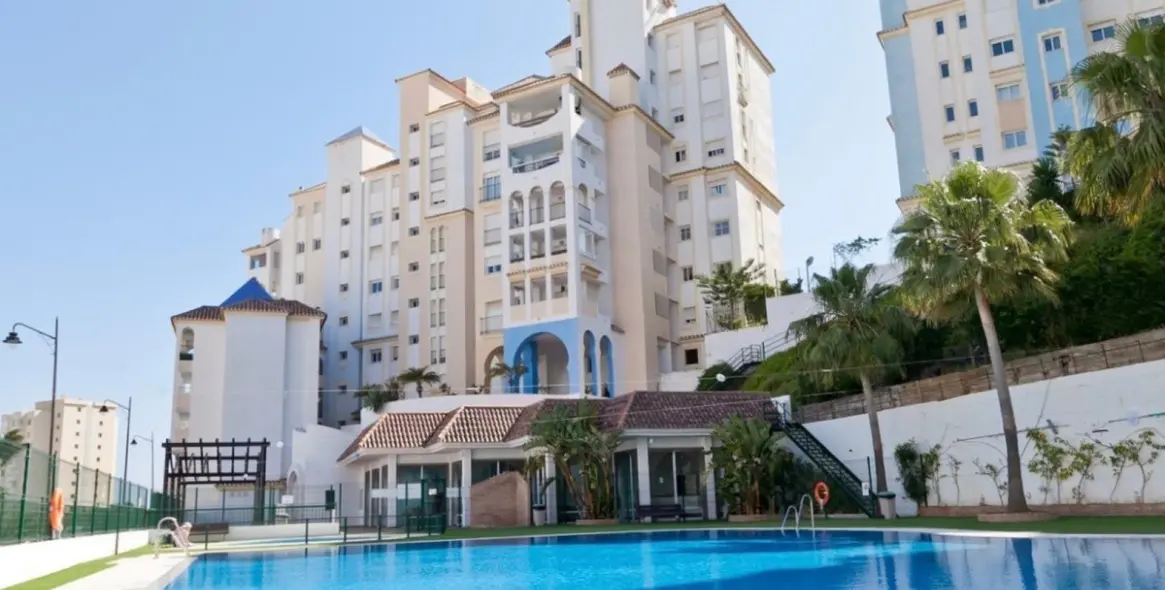 Продажа двухуровневого пентхауса в Estepona 12