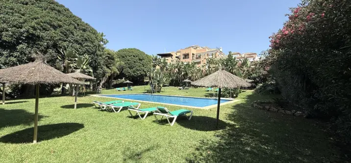 Продажа апартаментов на среднем этаже в Guadalmina Alta 0