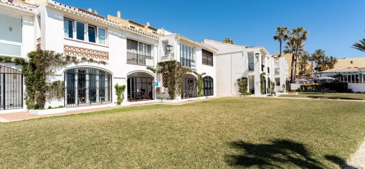 Продажа таунхауса в Calahonda 0