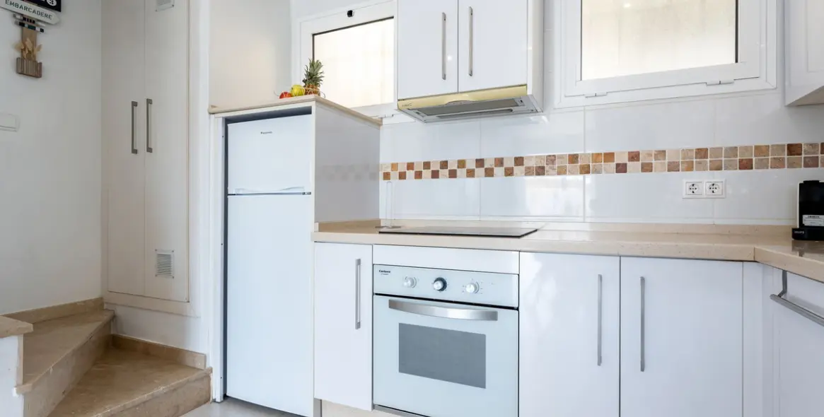 Sale of townhouse in Calahonda 21