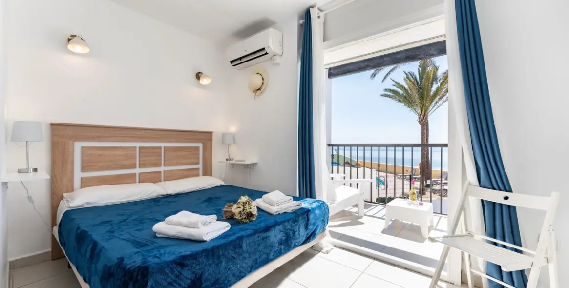 Sale of townhouse in Calahonda 23