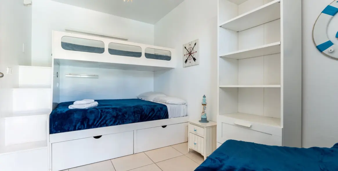 Sale of townhouse in Calahonda 27