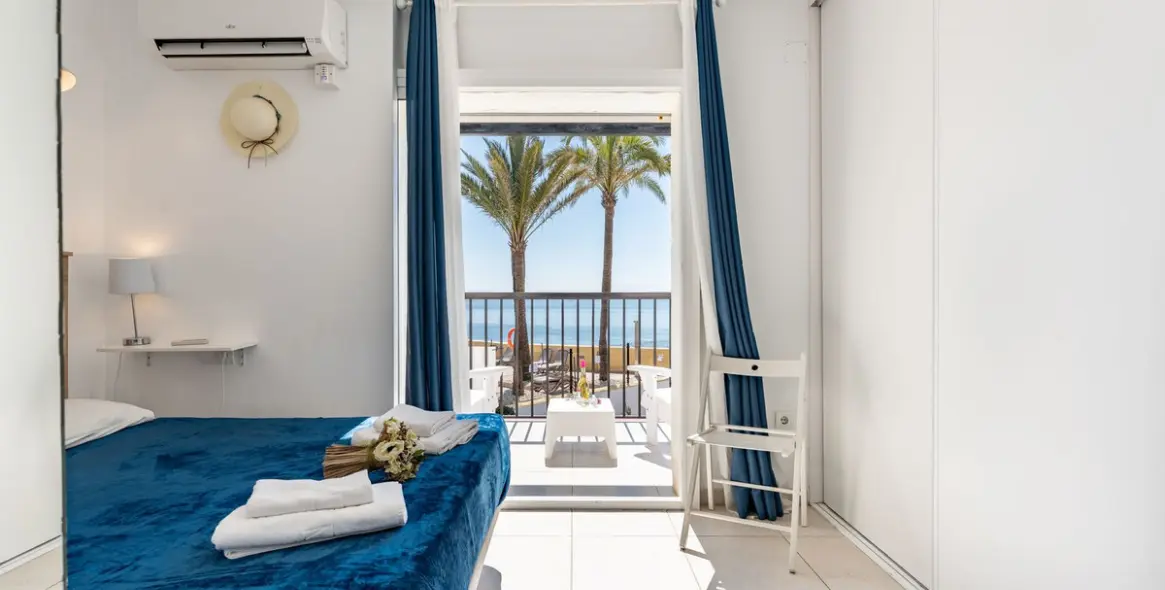 Sale of townhouse in Calahonda 29