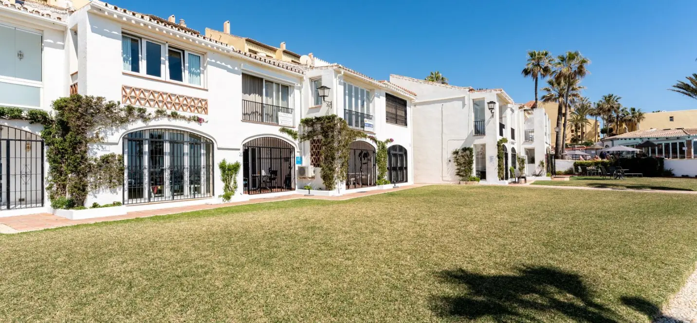 Sale of townhouse in Calahonda 0
