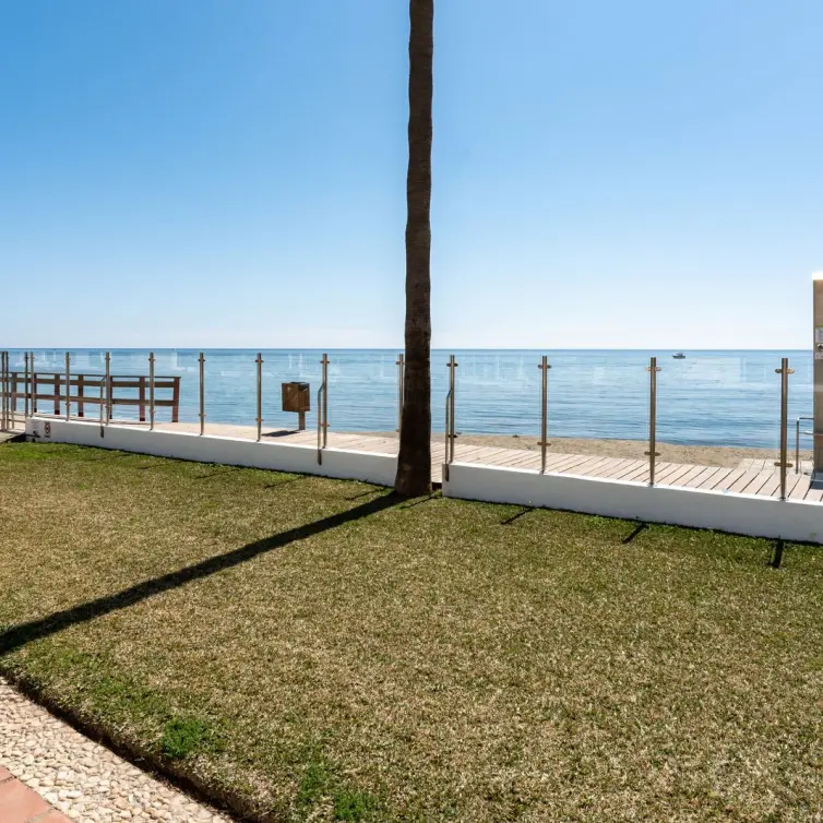 Sale of townhouse in Calahonda