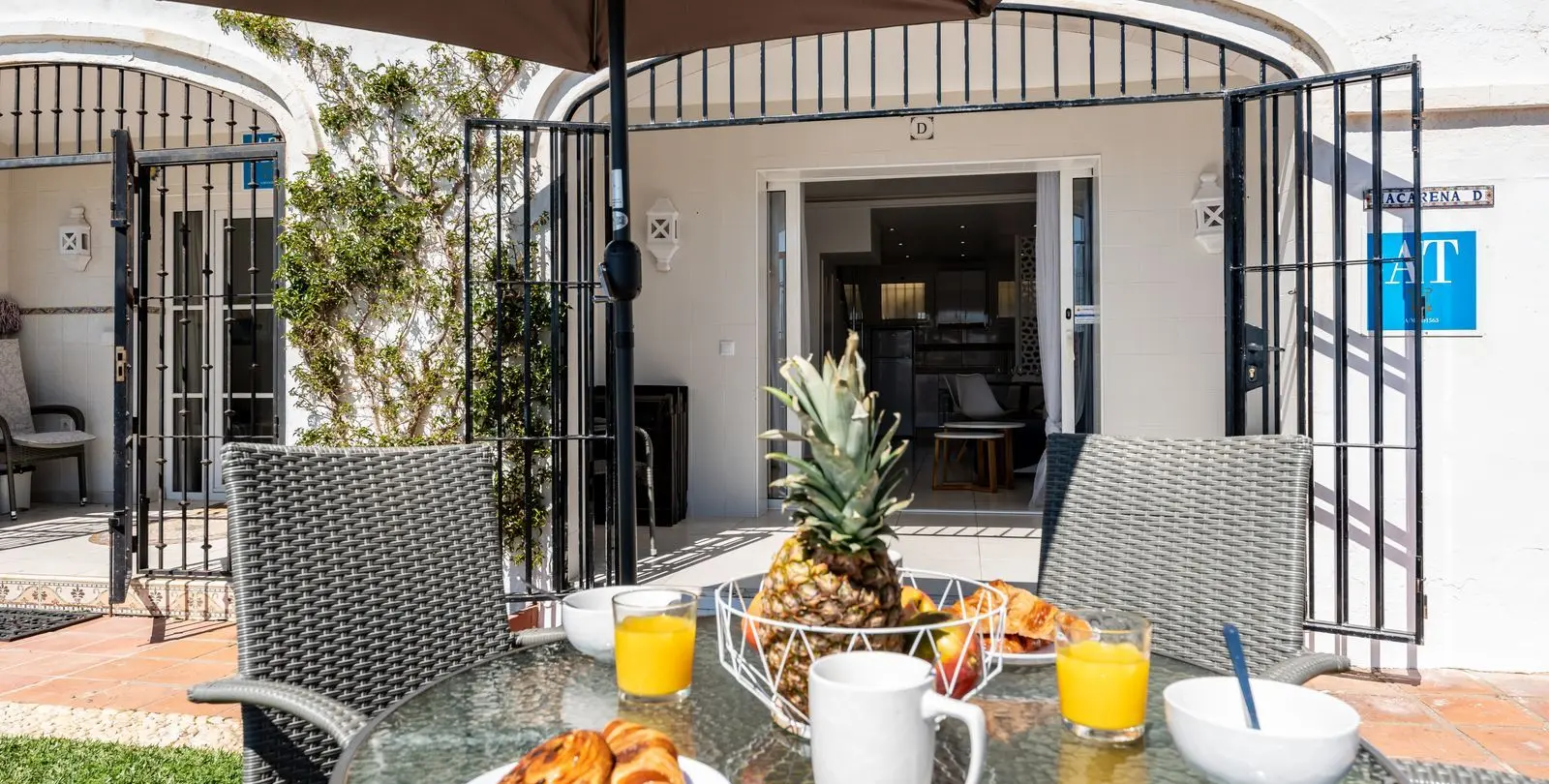 Sale of townhouse in Calahonda 7