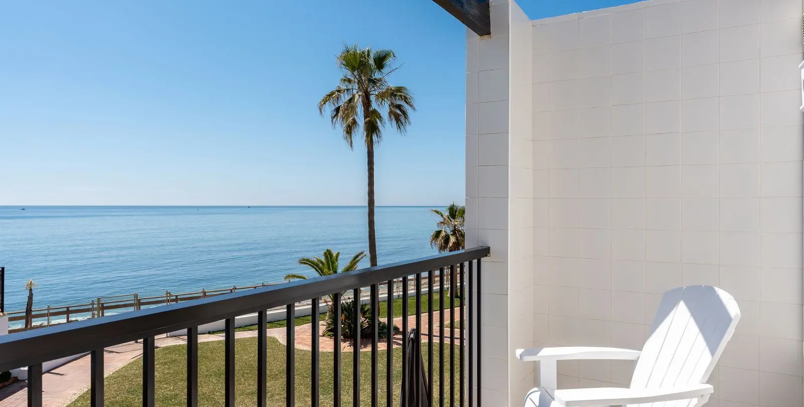 Sale of townhouse in Calahonda 10