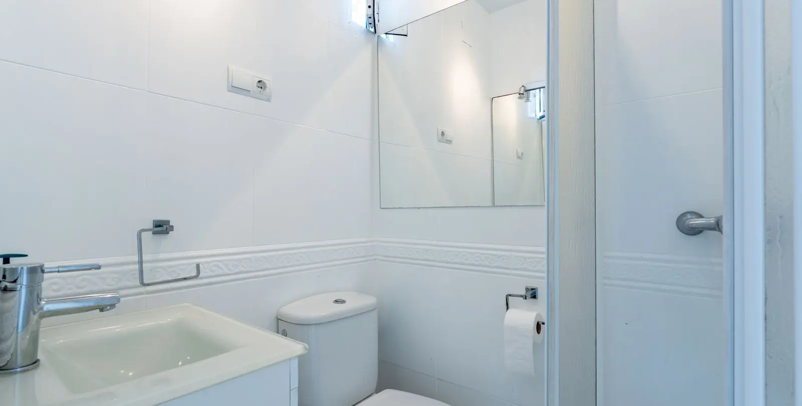 Sale of townhouse in Calahonda 32