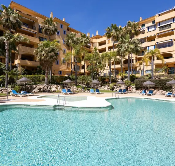 Sale of middle floor apartment in San Pedro de Alcántara