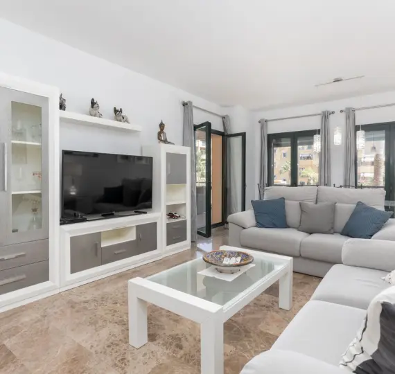 Sale of middle floor apartment in San Pedro de Alcántara