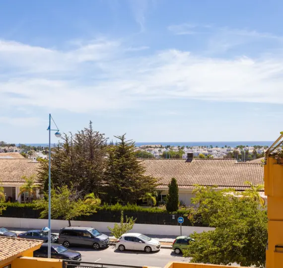 Sale of middle floor apartment in San Pedro de Alcántara