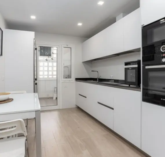 Sale of middle floor apartment in San Pedro de Alcántara